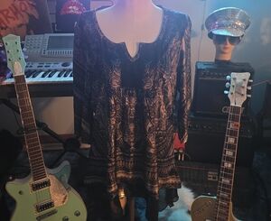 Unity World Wear Black and White Paisley Tunic